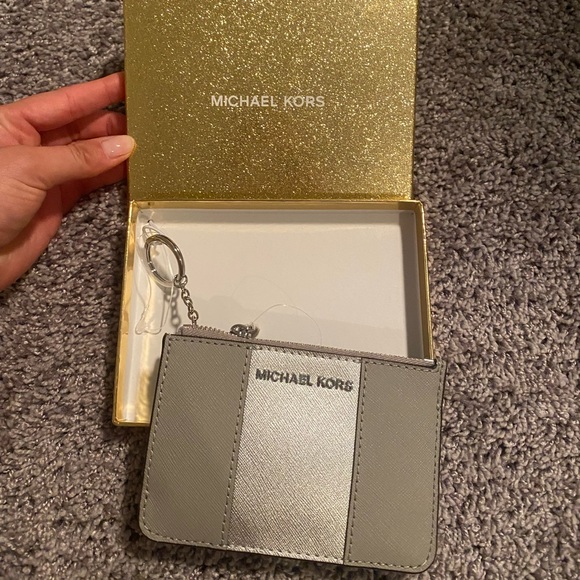 Michael Kors Met Center Stripe Ash Gray Leather Wallet - Picture 2 of 4